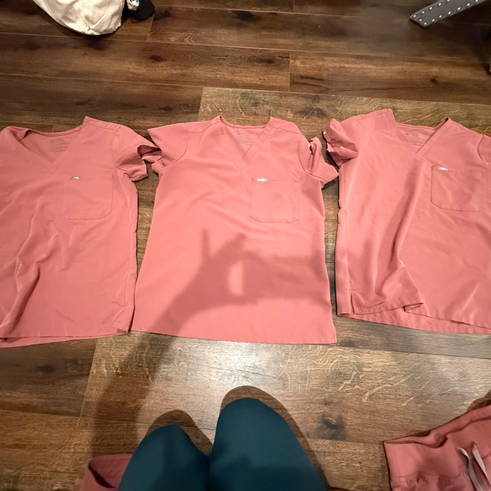 Figs Women's Mauve Pink Scrub Sets - Multiple Pieces - Picture 2 of 5